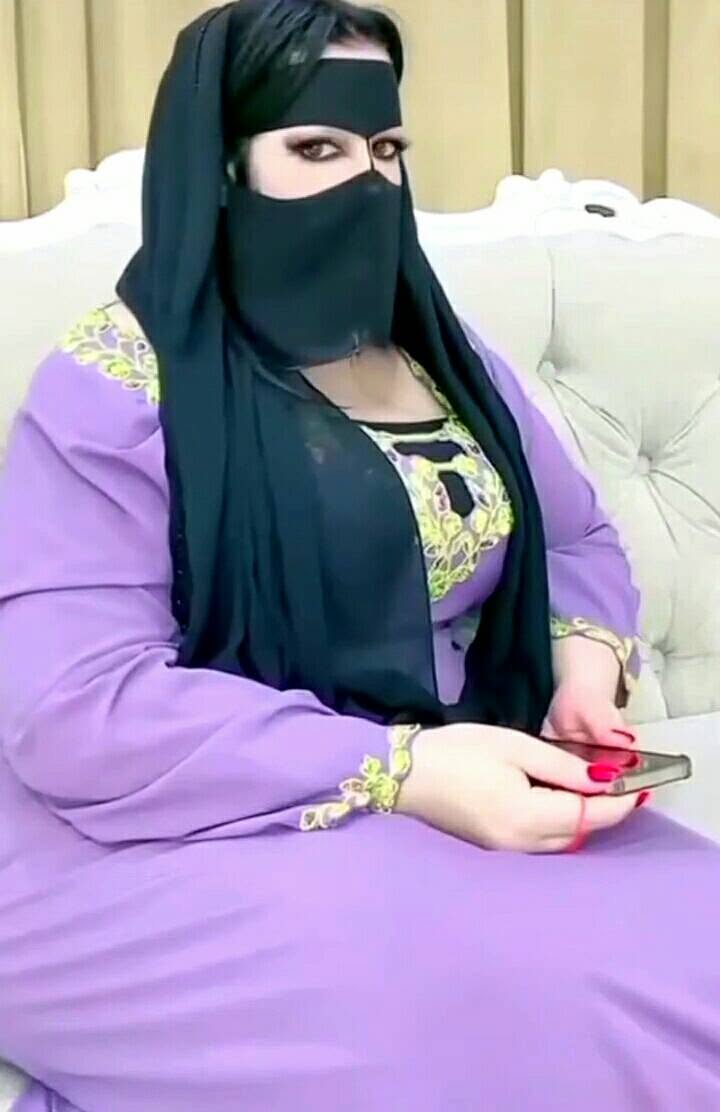 aaeerrab's tweet image. محتاجة شخص يكون كبير في العمر
.
.
يكون يفهمني ويسعدني هل موجود