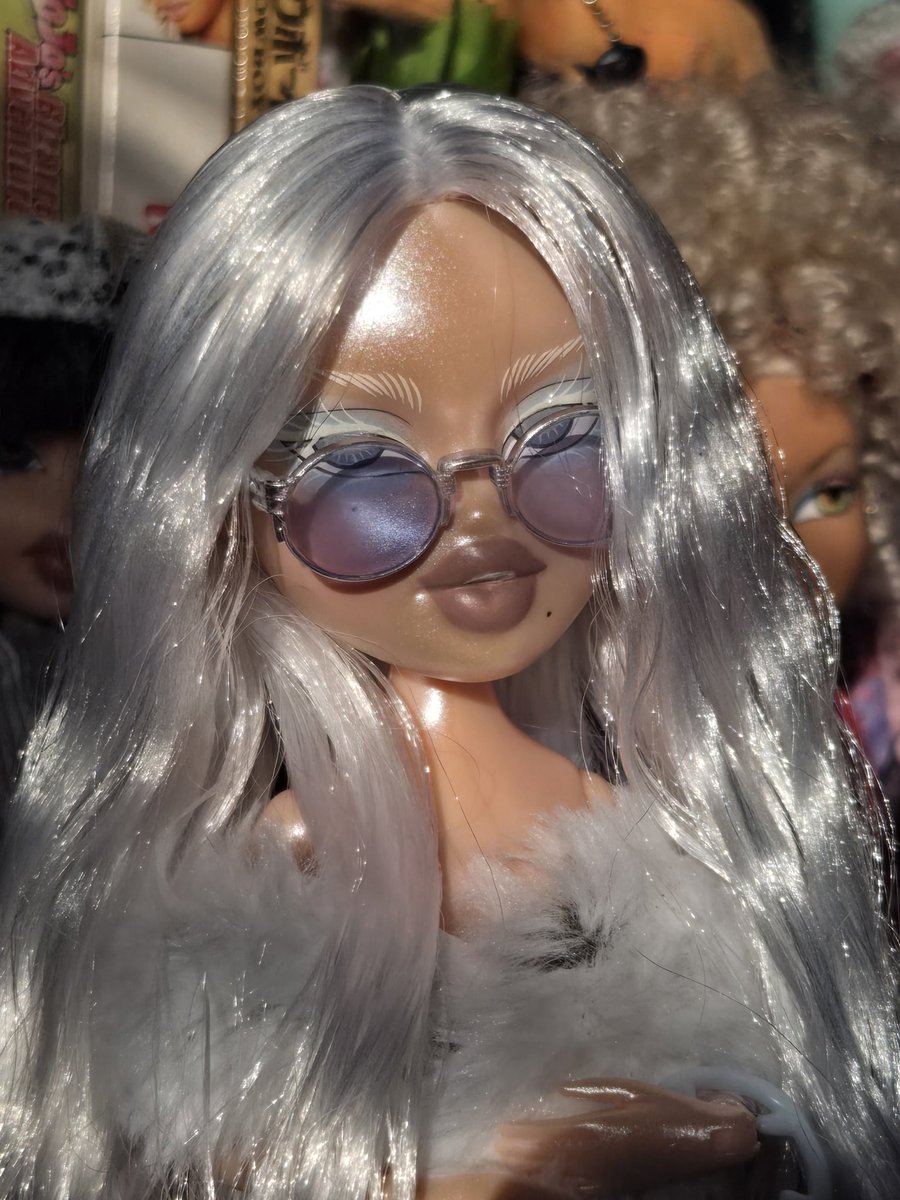 risohhoho's tweet image. i really do try to see the potential in everything. my darling frosty nightz cloe 🌫🫆🧊❄️