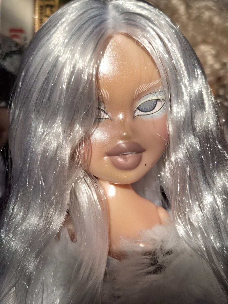 risohhoho's tweet image. i really do try to see the potential in everything. my darling frosty nightz cloe 🌫🫆🧊❄️