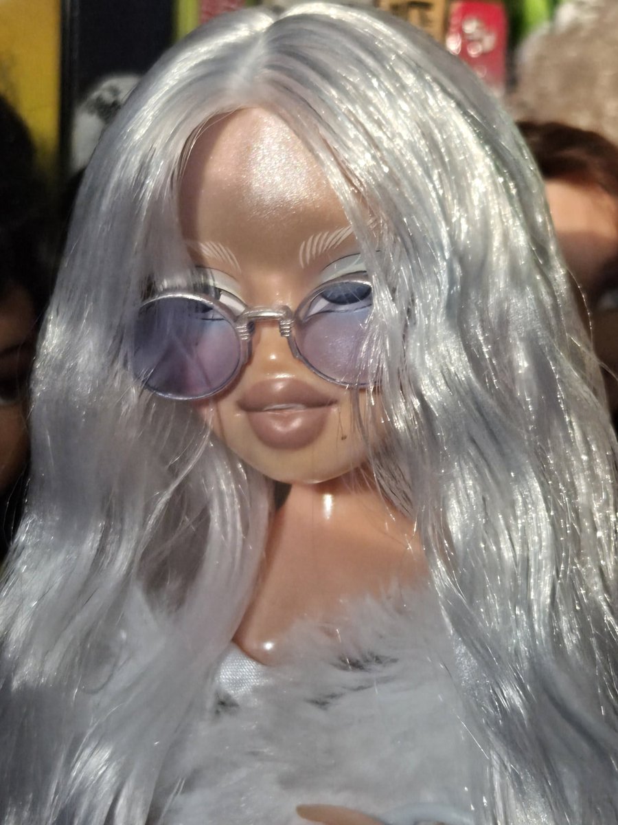 risohhoho's tweet image. i really do try to see the potential in everything. my darling frosty nightz cloe 🌫🫆🧊❄️