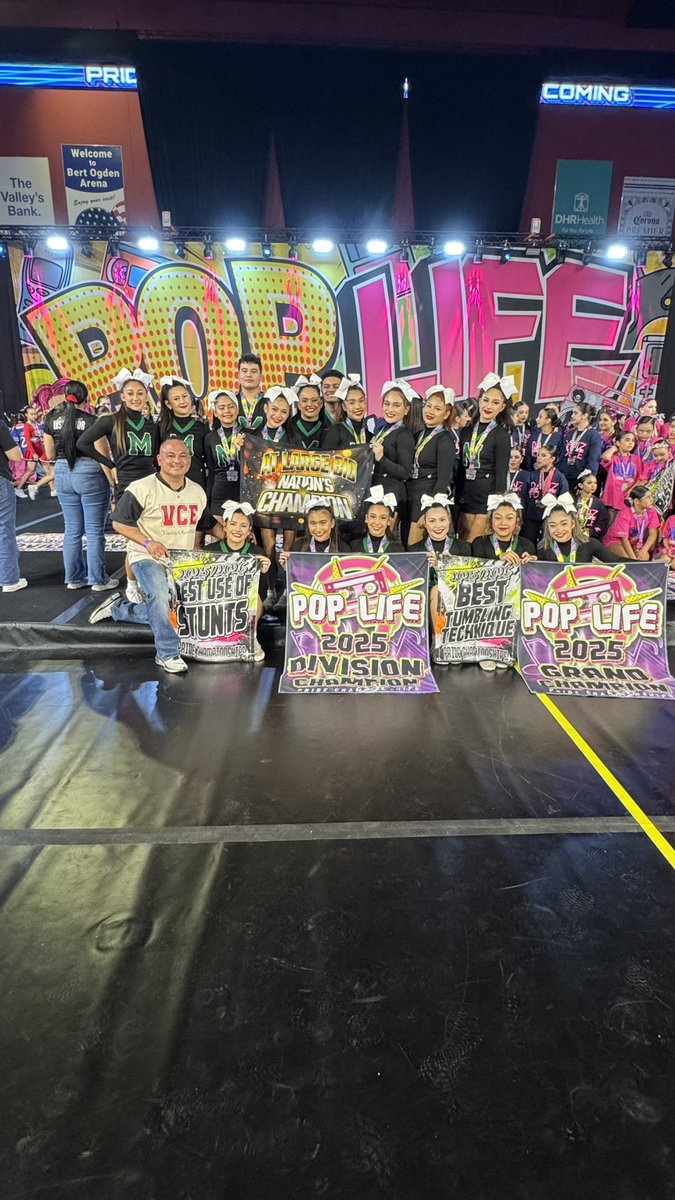 Wolverine Cheer 💚💕📣 tweet media