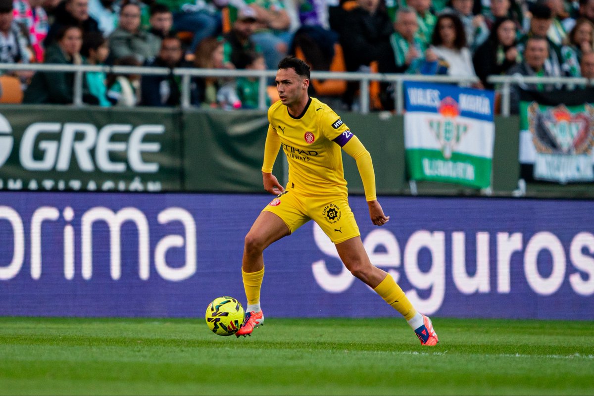 arnaueti_4's tweet photo. Bon punt i millor imatge de l’equip davant un gran rival. Estem en el camí correcte i us necessitem diumenge a Montilivi. Som-hi, @gironafc! https://t.co/9wjAFW9KI1