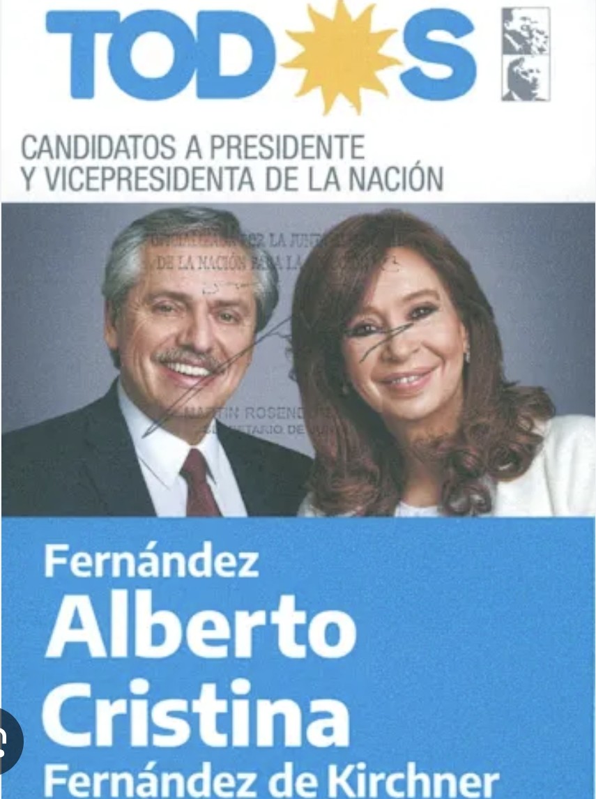 Mardina1965's tweet image. Te hago una pregunta entonces a quien votaste en el 2019? Porqué si no fue a Macri votaste a Alberto y a Cristina. Tratan a todo el mundo de kukas pero los únicos kukas violetas son ustedes, ridículos  
Antes de decirme kuka mira la mierda que votas ⬇️
