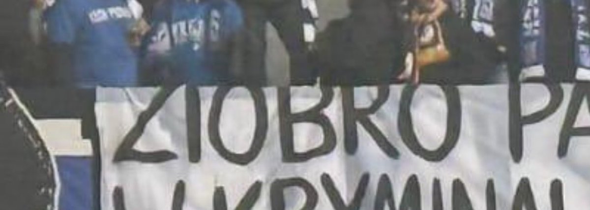 <a href="/ArturLacki/">Artur Łącki</a> Łącki szachraju, nie potrafisz nawet fejka zrobić porządnie!

Górna część liter napisana poza transparentem… na kibicach!