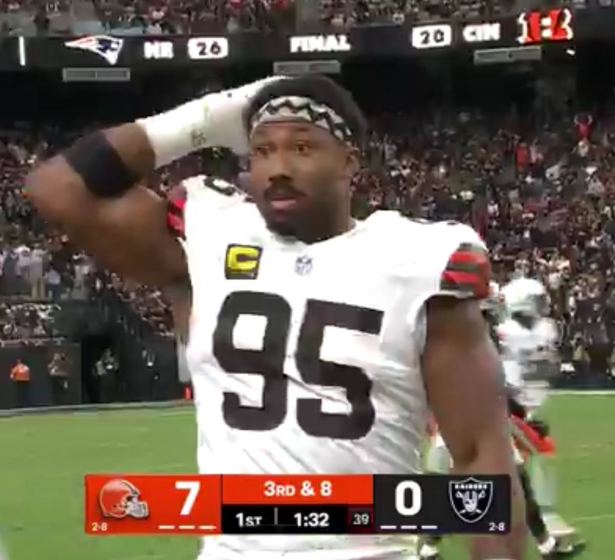 BallsackSports's tweet image. Myles Garrett can’t believe it 😂😂😂