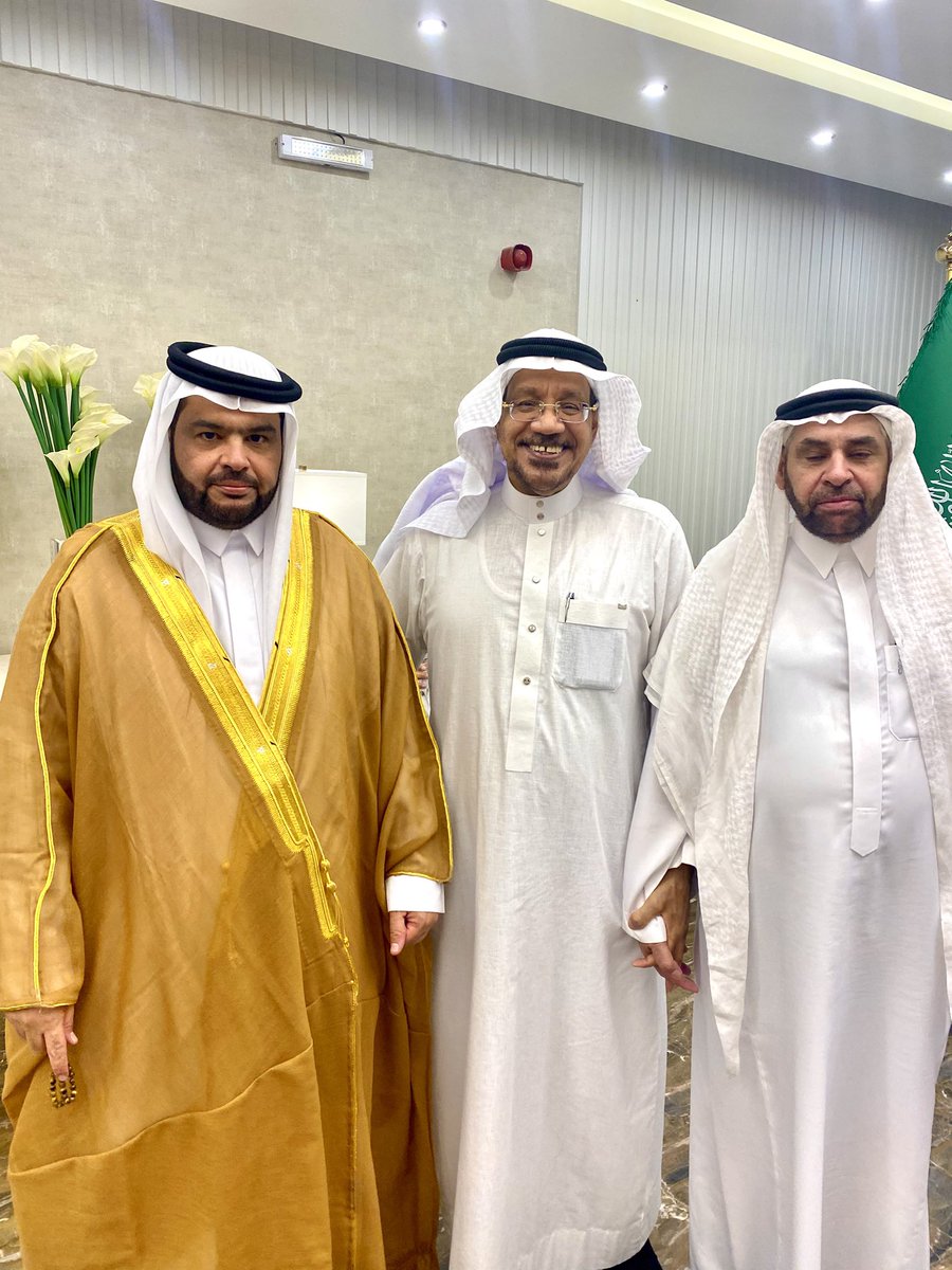 aalqash's tweet image. أفراح أهل المدينة
سعادة وسرور،وأفراح وحبور
كانت تملأ الأجواء،وتعم جميع الأرجاء
كان كل ذلك في حفل زواج الغالي العزيز
"الأستاذ راكان عبدالله مسلّم السحيمي"
وسط حضور عدد غفير من الأقرباء والأصدقاء
والأحبة النبلاء،والجيران والأرحام الأصفياء
جعله الله زواجا مباركا ميمونا