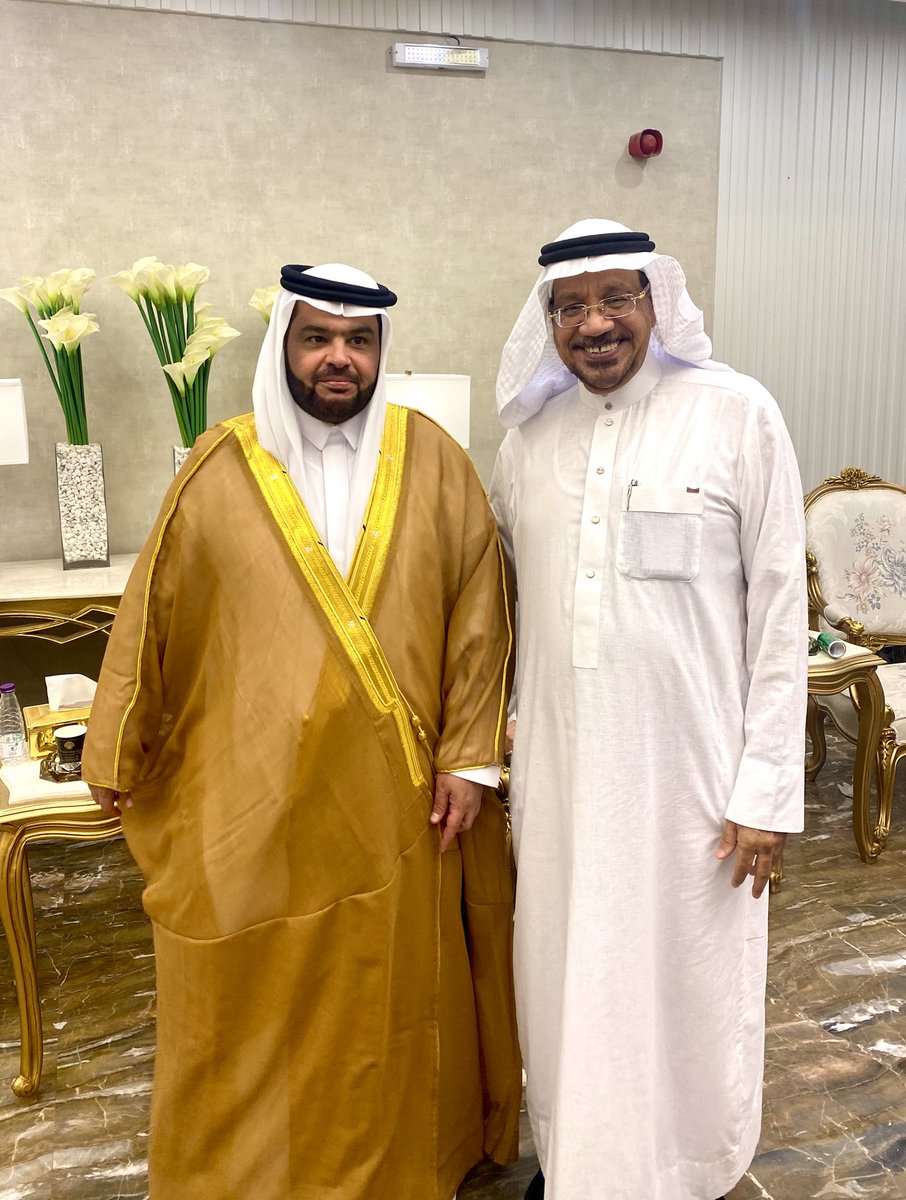 aalqash's tweet image. أفراح أهل المدينة
سعادة وسرور،وأفراح وحبور
كانت تملأ الأجواء،وتعم جميع الأرجاء
كان كل ذلك في حفل زواج الغالي العزيز
"الأستاذ راكان عبدالله مسلّم السحيمي"
وسط حضور عدد غفير من الأقرباء والأصدقاء
والأحبة النبلاء،والجيران والأرحام الأصفياء
جعله الله زواجا مباركا ميمونا