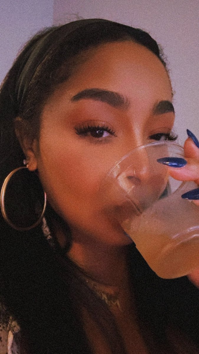 thezeeproject's tweet image. drink #3.. chile 🙂‍↔️