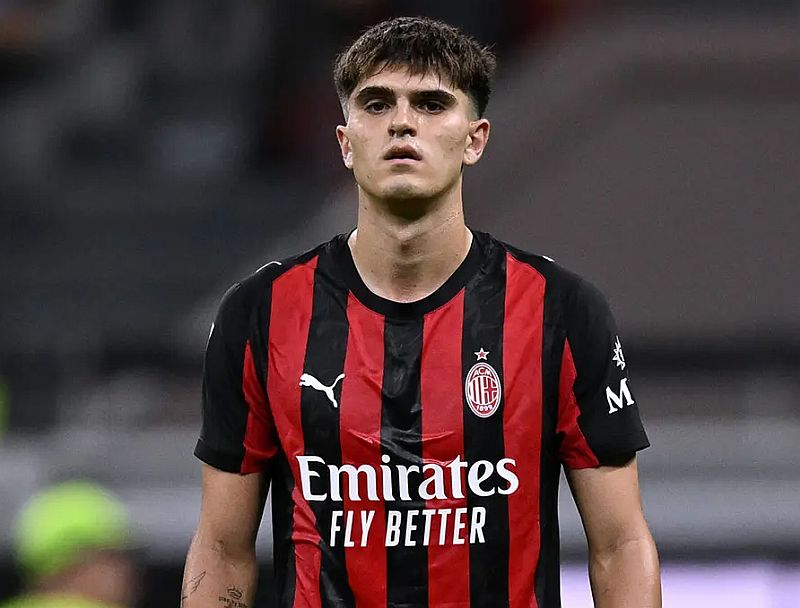 Davide Bartesaghi with a composed and very solid performance on his first-ever start in the Derby della Madonnina.

Not flashy, but impressively reliable, particularly in the defensive phase.

A big night for the 19-year-old Milan academy graduate! 🔴⚫️