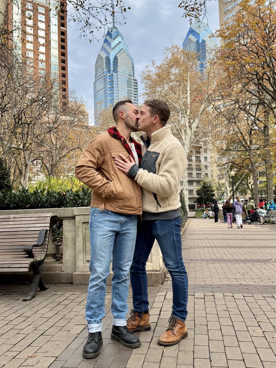 Kedz's tweet photo. “I am deeply ridiculously in love with you and above everything else I just I want to be with you forever”. 11/23 ❤️💫🦦🌊��� @HunterPippinPHL https://t.co/Zu85gjyomk