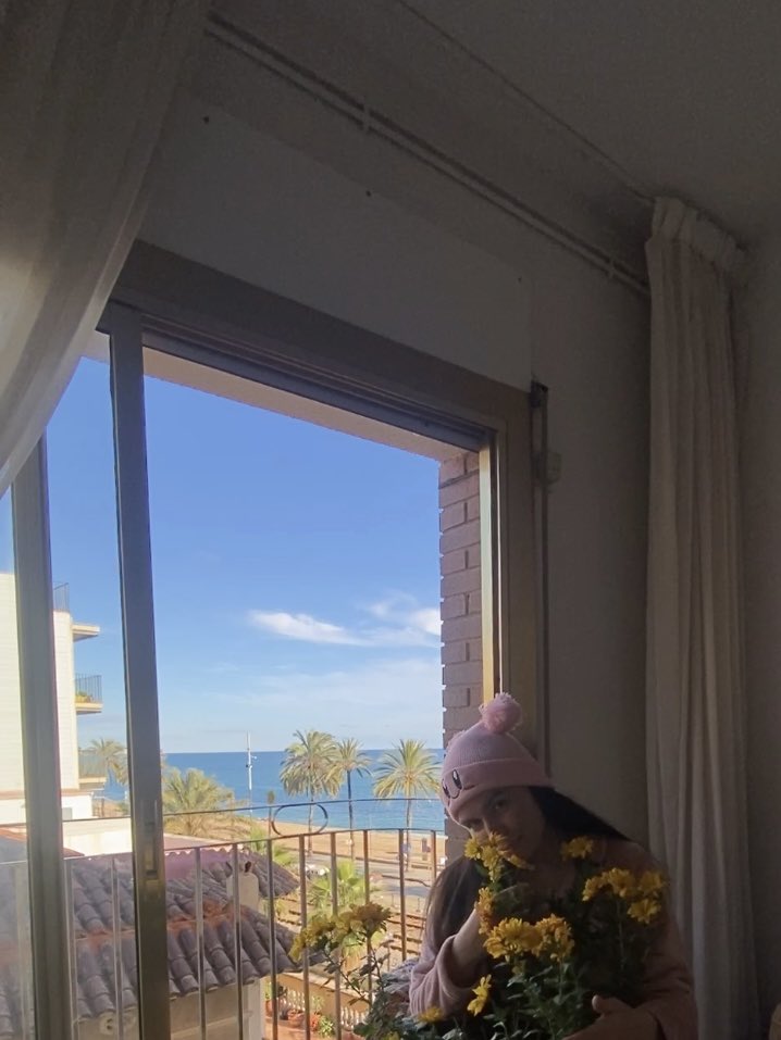 Mi Conchita 🐚❤️ mi casita de soltera frente al mediterráneo.