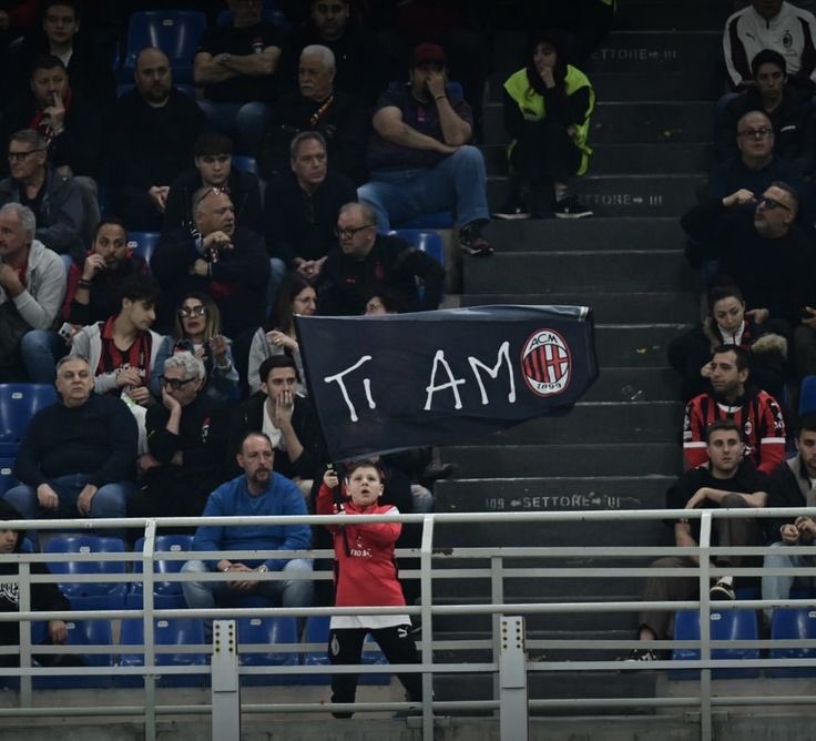 MrMaldini_'s tweet photo. ❤️🖤 https://t.co/IAUw5Rm5ZA