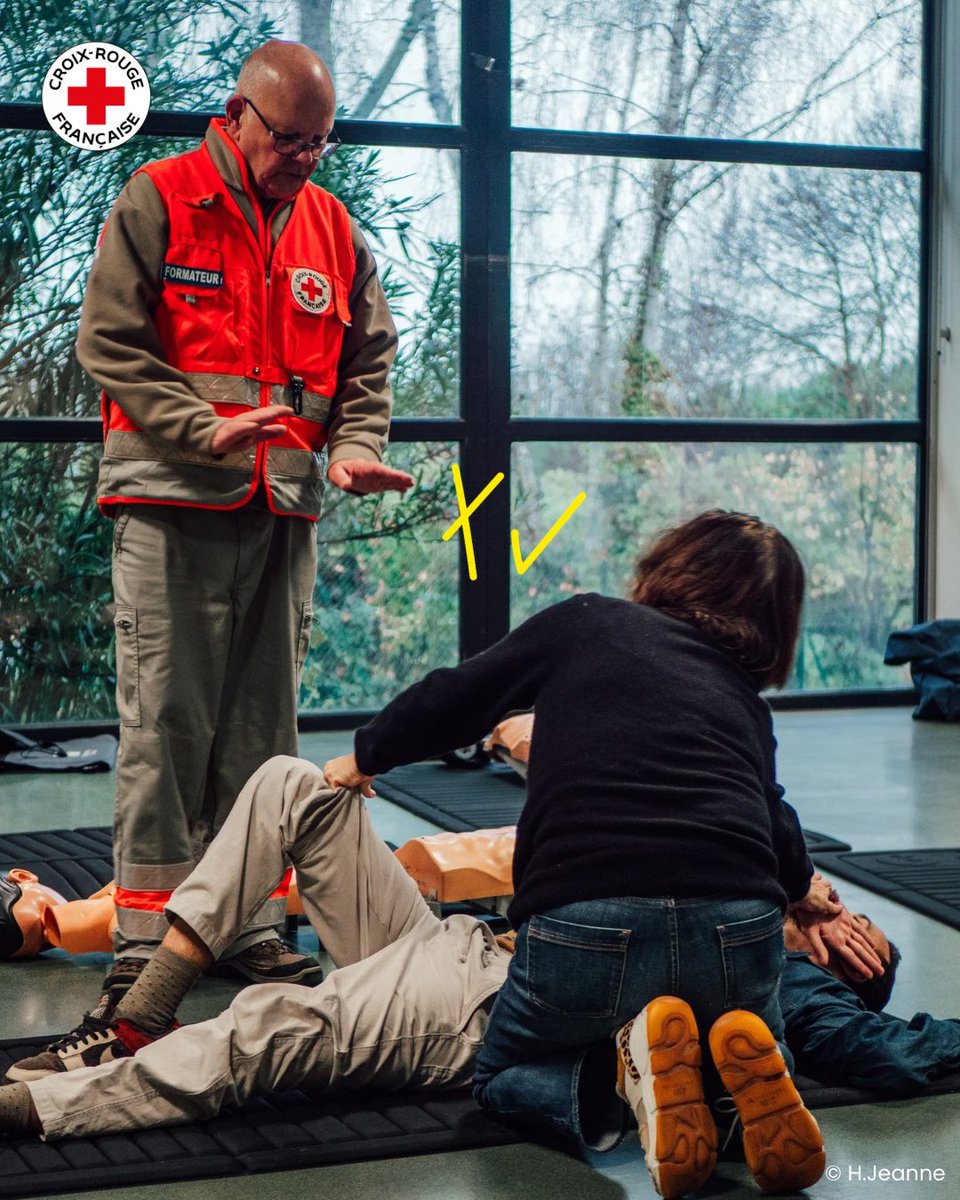 « On commence le massage cardiaque… et on ne s’arrête pas ! »

Ce dimanche, en lien avec la <a href="/villedesuresnes/">Ville de Suresnes</a>, nos bénévoles ont initié près de 1️⃣3️⃣0️⃣ personnes aux gestes qui sauvent ❤️‍🩹

👉 Une mobilisation exemplaire, un public engagé, et des vies potentiellement sauvées demain