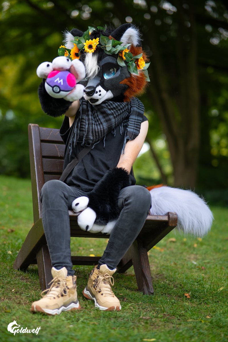 Jekyllfoxx's tweet image. Would you let me catch you? 😇😌🔥 

Picture made by goldwolf