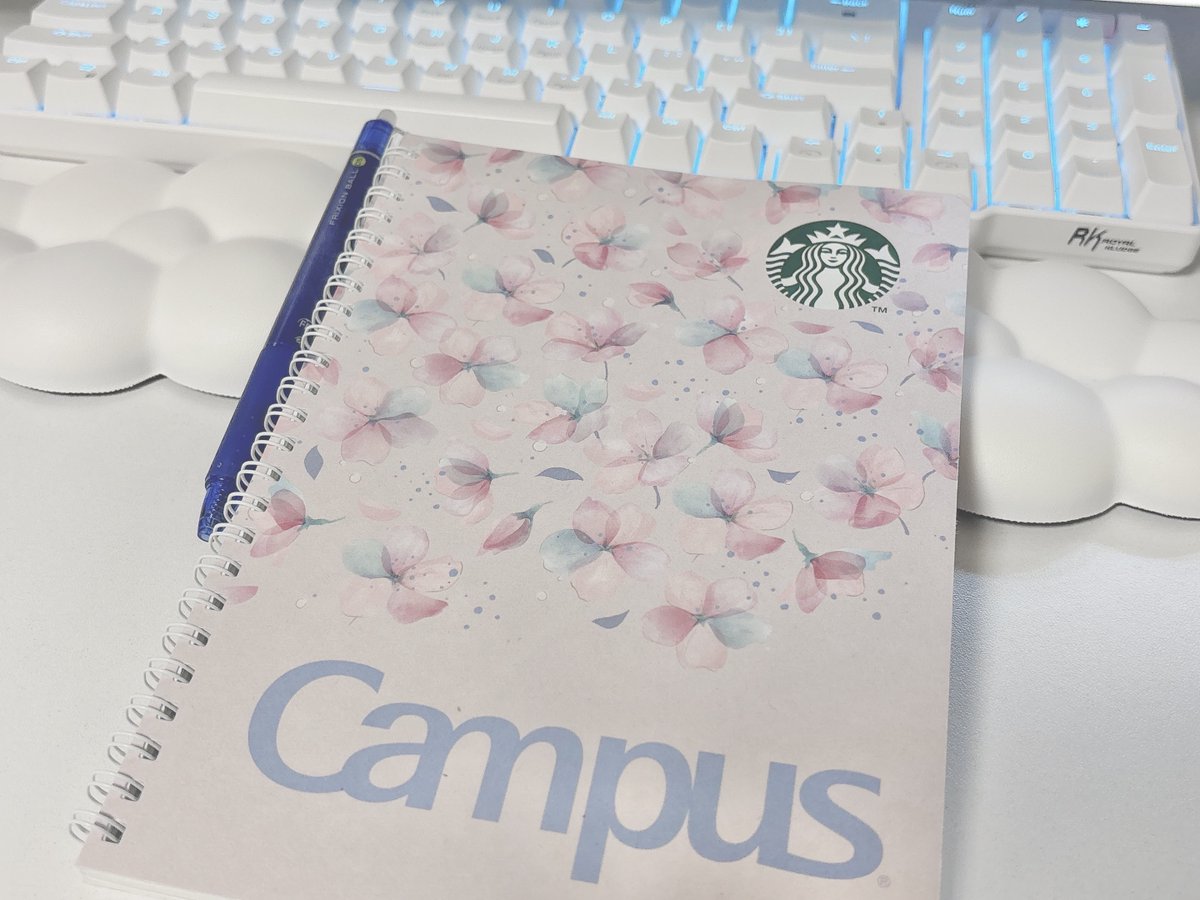 気がづけばノート1冊使い終わりました！ᝰ✍️

Prを勉強している時から使っているので 今年の6月頃からではありますが よく見ていたページはボロボロです🌟

PCに書き込むようにする癖つけた方がいいんだろうなぁと思っていますが 何かいいメモ機能がないか模索中ﾃﾞｽ…