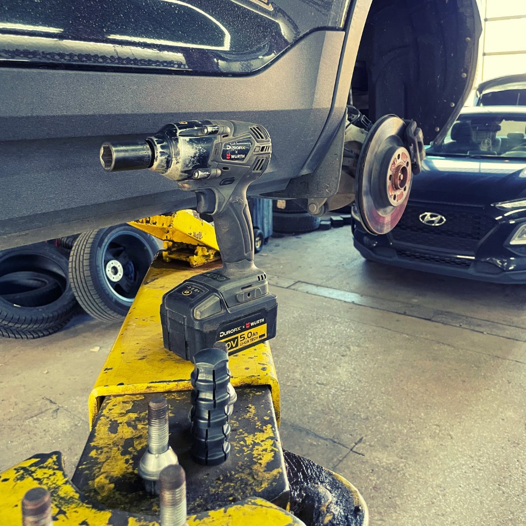 WurthCanadaLtd's tweet image. Saison après saison, les pneus changent, mais nos outils ne lâchent jamais. 🛠️🛞
La puissance et la performance Würth sur lesquelles vous pouvez compter.

#PowerTools #OutilsAutomobiles #AtelierAuto #SaisonDesPneus #ChangementDePneus #ProduitsDeHauteQualité #DurofixXWurth