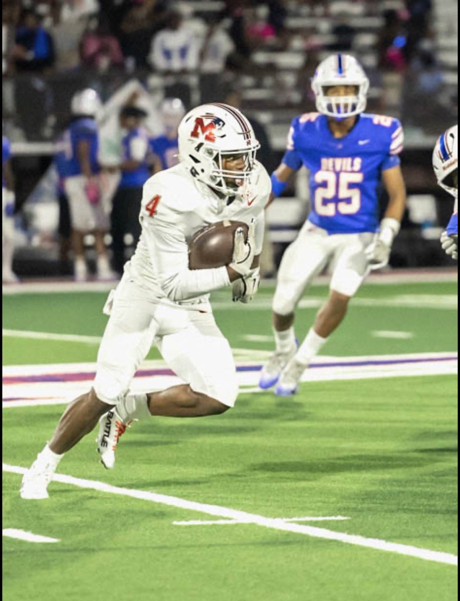 Mannnn…. Highschool football is really over..really played my last highschool game Friday….Im just grateful that I was able to play my last game with my brothers! Thank you to all the Trainers,Coaches, and teammates who helped me through these 4 years!! My rode just begun again