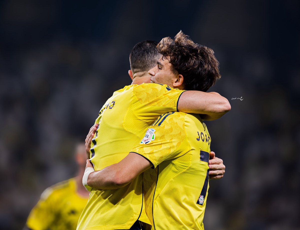 #النصر يحقق فوز كبير بنتيجة 4-1 أمام الخليج ويواصل صدارة دوري روشن بـ27 نقطة بالعلامة الكاملة في تسع جولات

- ثريد 📝🟡