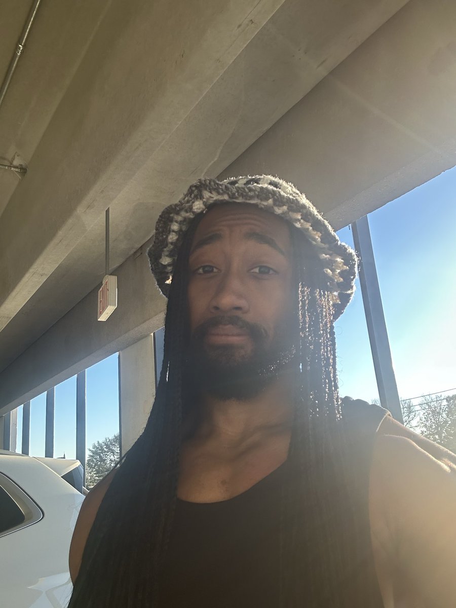 TheFractionator's tweet image. Sure sure …handsome