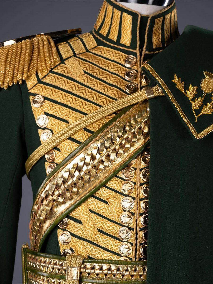 _JB_BB's tweet image. 피예로 웨딩룩 멋지다....