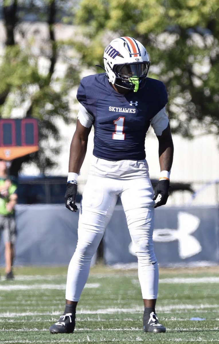 #AGTG beyond blessed to receive an offer from University of Tennessee Martin ! #MartinMade 
<a href="/nickcochran/">Nick Cochran</a> <a href="/iamcoachMB/">Coach Marlon Barnett 🏴‍☠️</a> <a href="/CoachDonerson/">Keith Donerson</a> <a href="/DreamU_IndyFB/">Indy CC Football</a> <a href="/JUCOFFrenzy/">JUCO Football Frenzy</a> <a href="/JuCoFootballACE/">JuCo Football Forer</a>