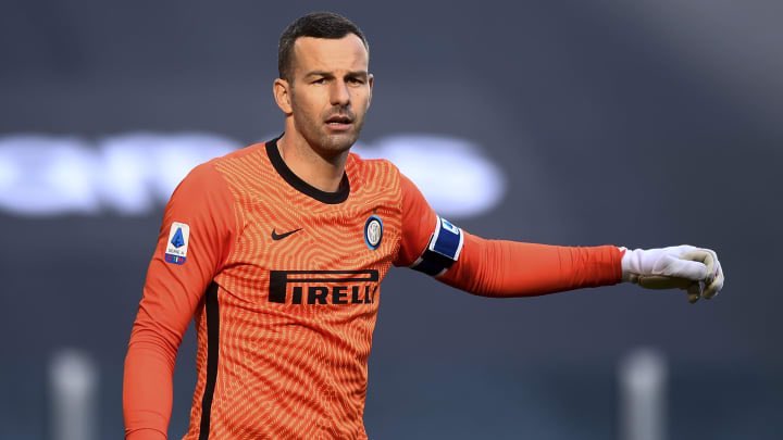 quel gol tu non lo avresti preso💔

perché col cazzo che ti saresti buttato