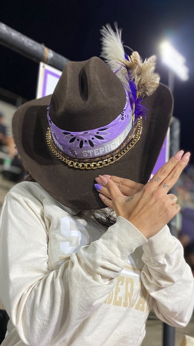 BeanEvette1's tweet photo. Selection Sunday!! You know who Iβm rockin with ππͺ #SFA #NCAA #Meeks #Bean #AxeEm π #EastTexasTough https://t.co/p4f8DZLlzw