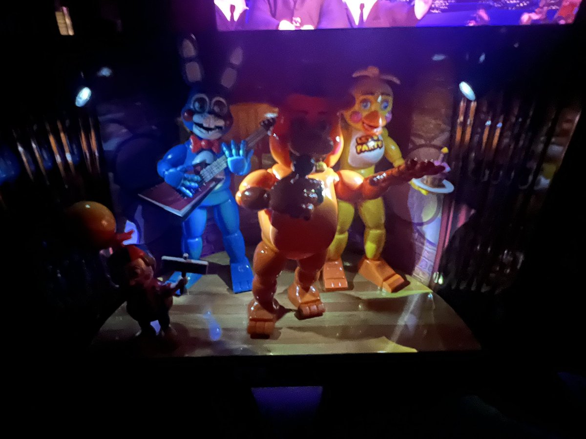 FNAFAlerts's tweet image. I AM SO HAPPY!!!!

(I also got the plushie one, but it&apos;s too dark in here.)