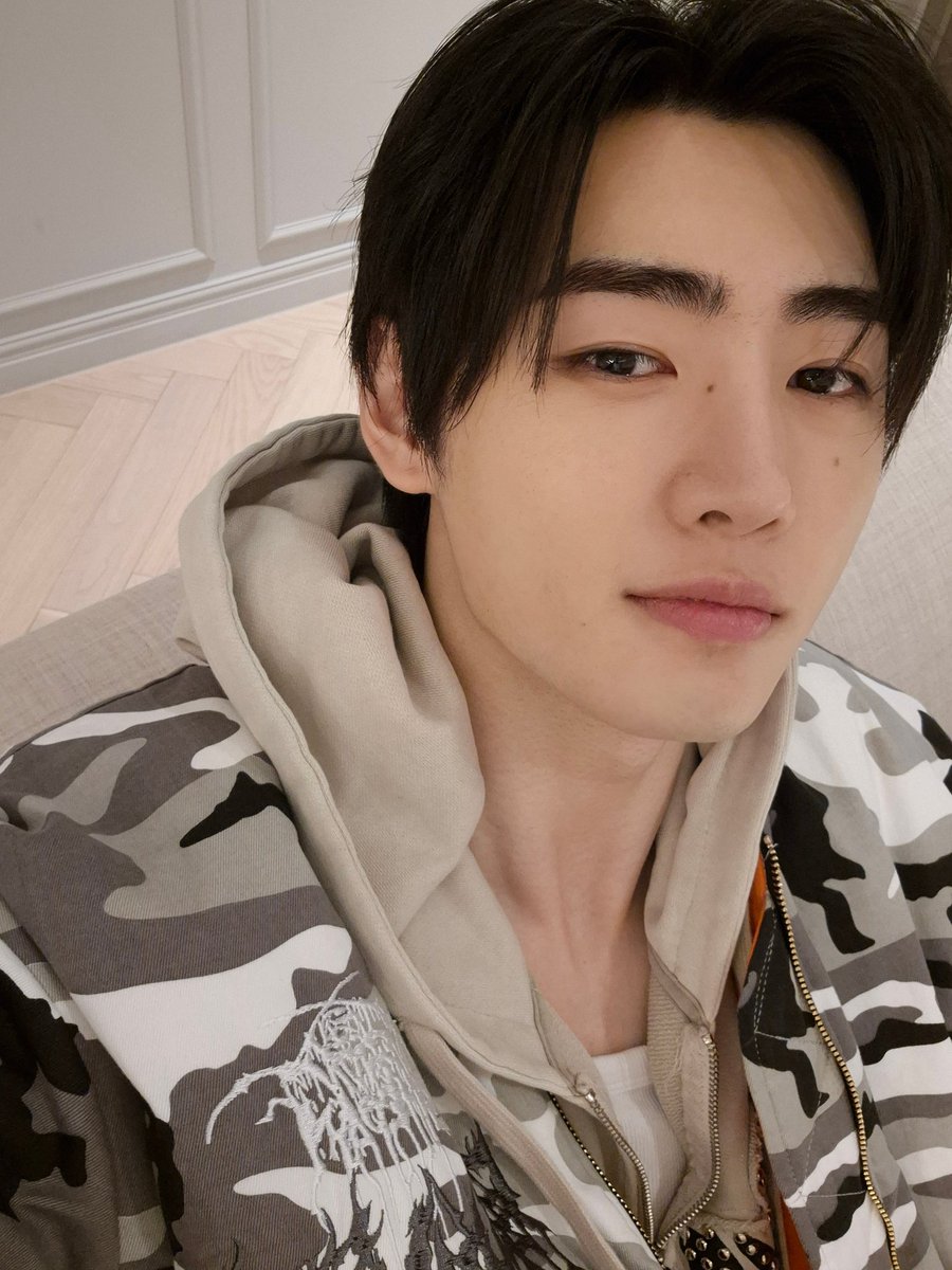 sunghoon tweet media