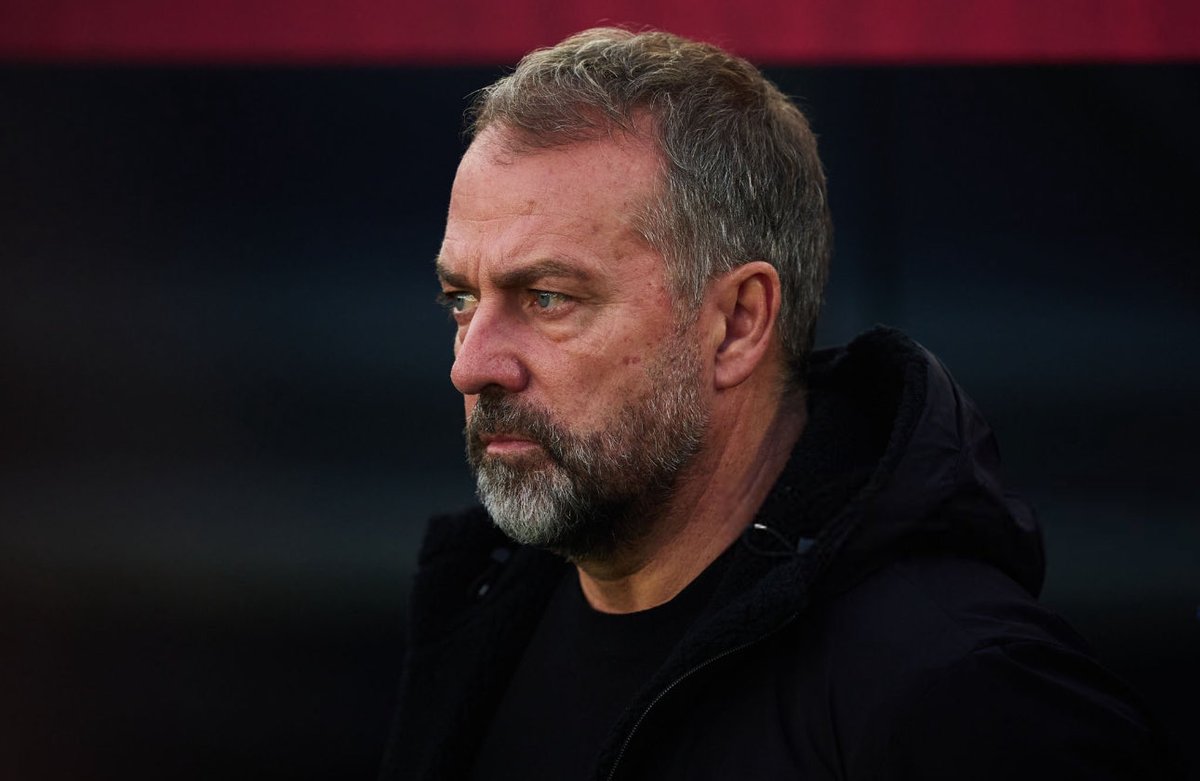 الصدارة حتمًا ستعود، والليغا رقم 29 ستخضع بلا شك

مدريد الونسو اخذ هالة كبيرة قبل وبعد الكلاسيكو، وكلها بسبب فرديات كورتوا وبلنتيات مبابي، لكن كل هالأمور مؤقتة

كلها كم جولة ونشوف الفريق الضعيف هذا يسقط و فليك يركب الصدارة الى النهاية