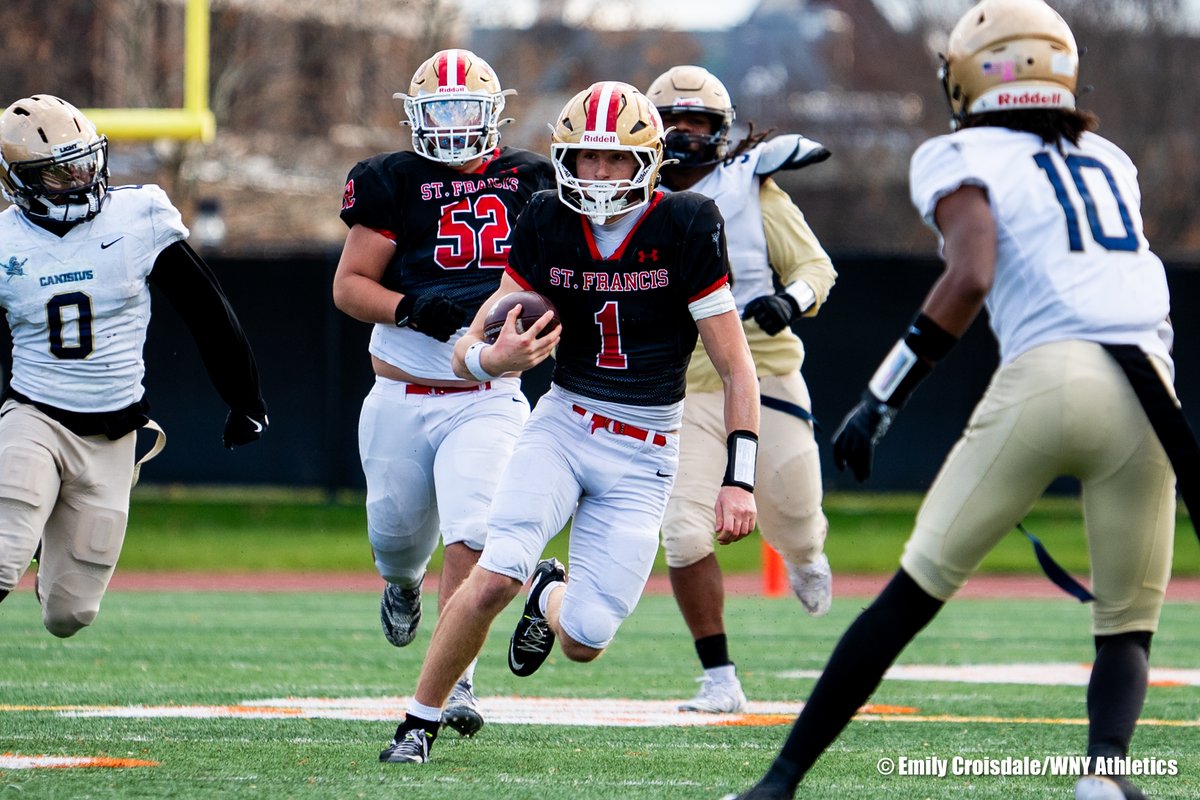 WNYAthletics's tweet image. It was the GAME of the YEAR. @SFHSfootballNY defeats @CanisiusHSFB to win @MonsignorMartin Title

wnyathletics.com/post/st-franci…

🖊️ @anthonyfiorello 
📸 @emilycroisdale 
Sponsored by @RichmondVona