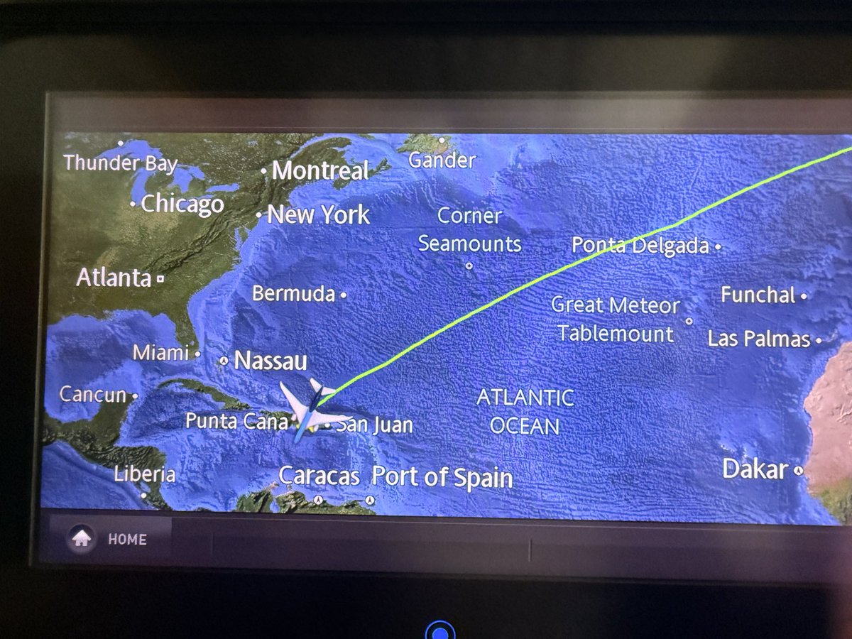 ManVMountain's tweet image. Just checked into hotel! Long flight but awesome in premium 😛now let’s have it x