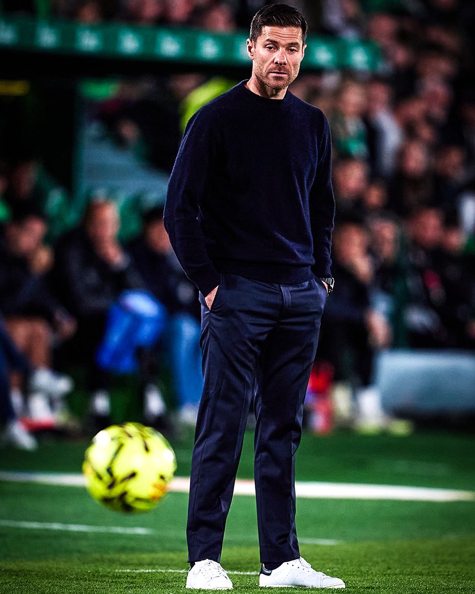 brfootball's tweet image. Real Madrid draw 2-2 at Elche which means the gap at the top of La Liga closes to one point.

They are without a win in their last three games in all comps 📉🙃