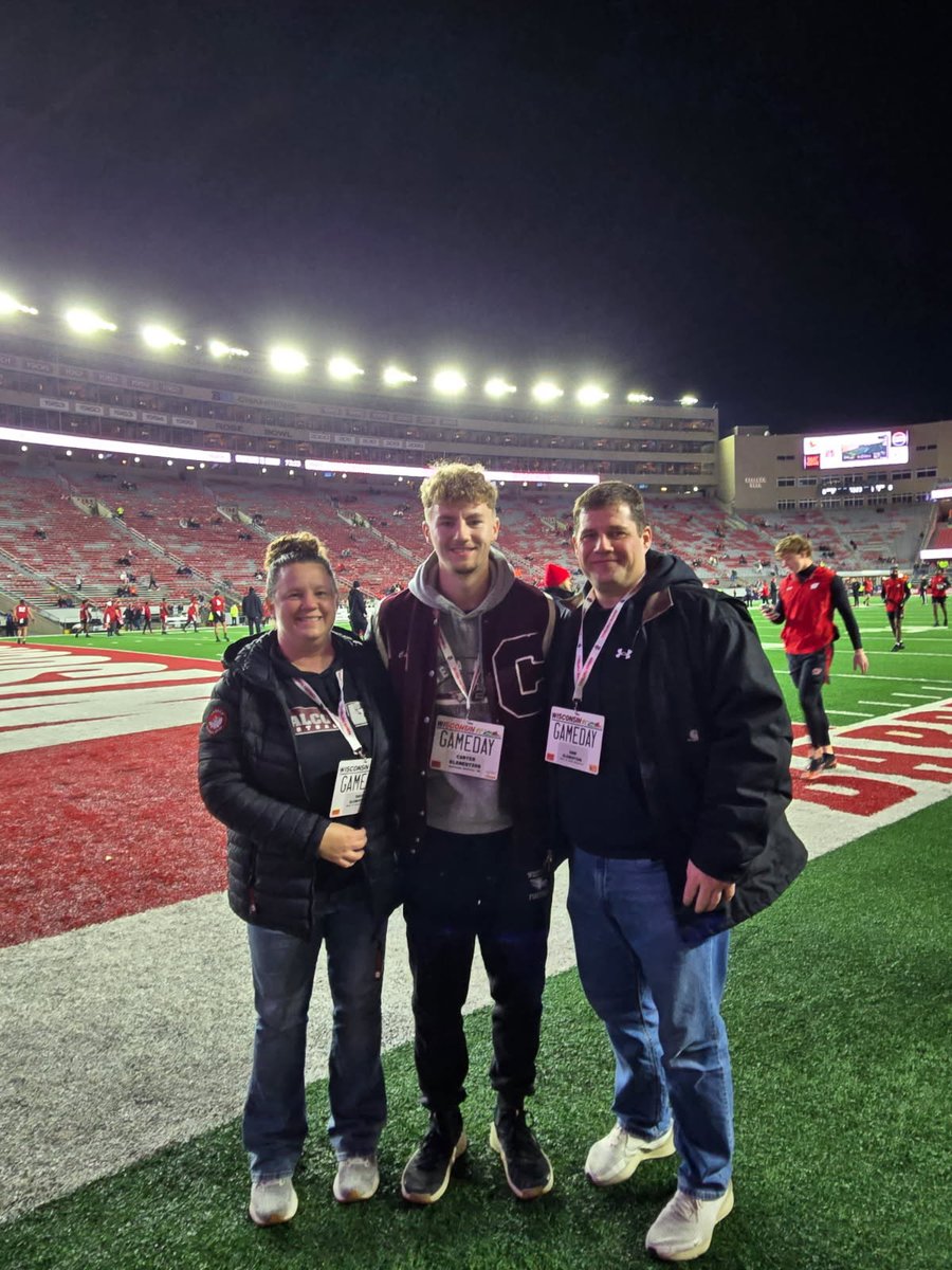 klemecar91's tweet image. Thank you @CoachCibene and @BadgerFootball for an amazing game day visit! It was great to see a hard-fought win and see you guys come out on top!

@WestoshaFBall 
@Prokickercom