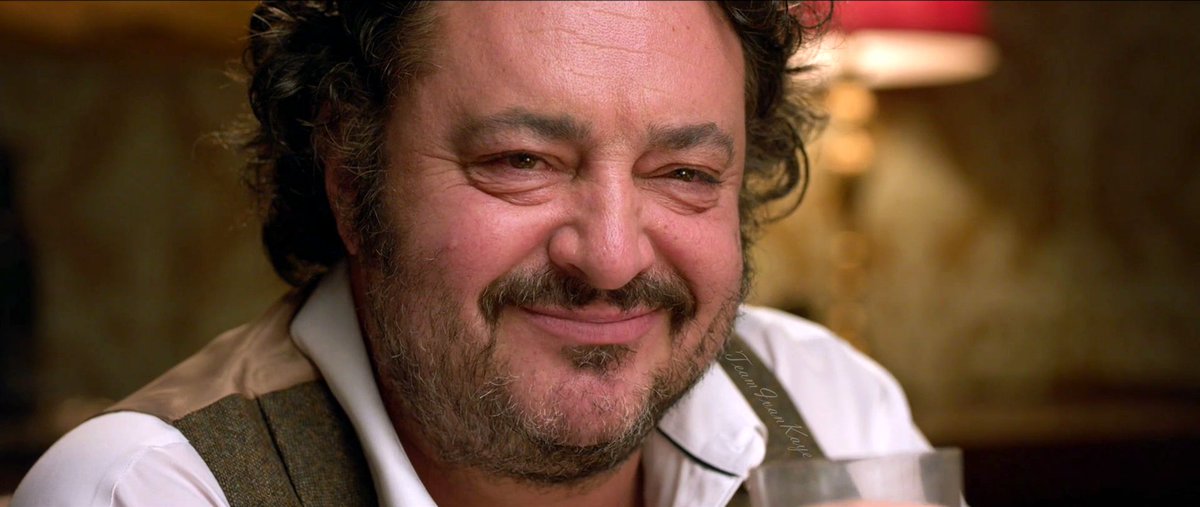 Here is a #SundaySmile for you from Ivan's Patrick in 'For Love or Money' (2019). 😁👑 Have a great start of the week!
.
#IvanKaye #Patrick #ForLoveOrMoney #FLOM #movie #comedy #father