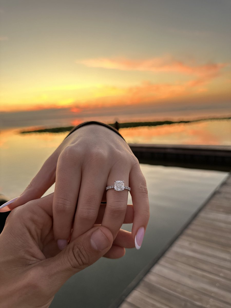 She said yes!! 💍❤️❤️