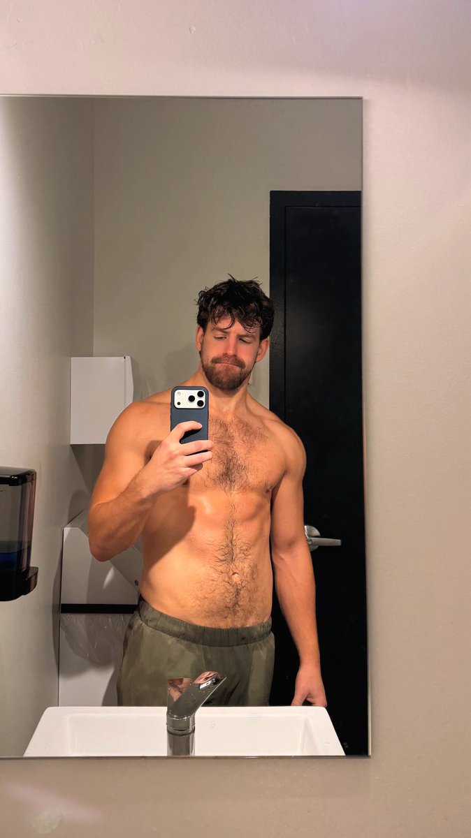 quinnproquo's tweet photo. i worked hard ok https://t.co/6vgKmeZufT