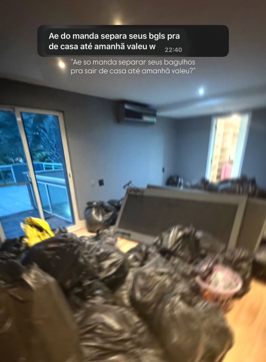 oncinhaslovemil's tweet image. Ah MC Poze a dor de cotovelo tá muito grande né?! Eu imagino.
Expulsar de casa quem vc disse um dia amar, junto com seus filhos?
Doeu ver ela vivendo, aí vc resolveu humilhar p se sentir melhor?! 
Pois bem, isso só mostrou a sua verdadeira essência.
O lixo que você é.