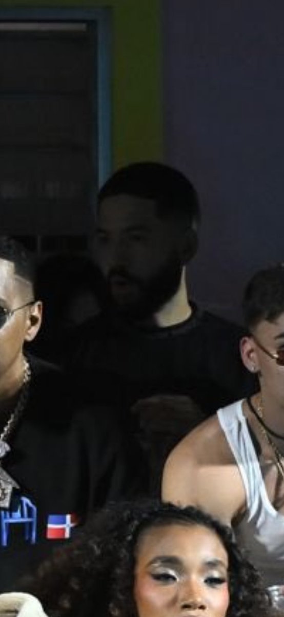 Khslessy tweet media