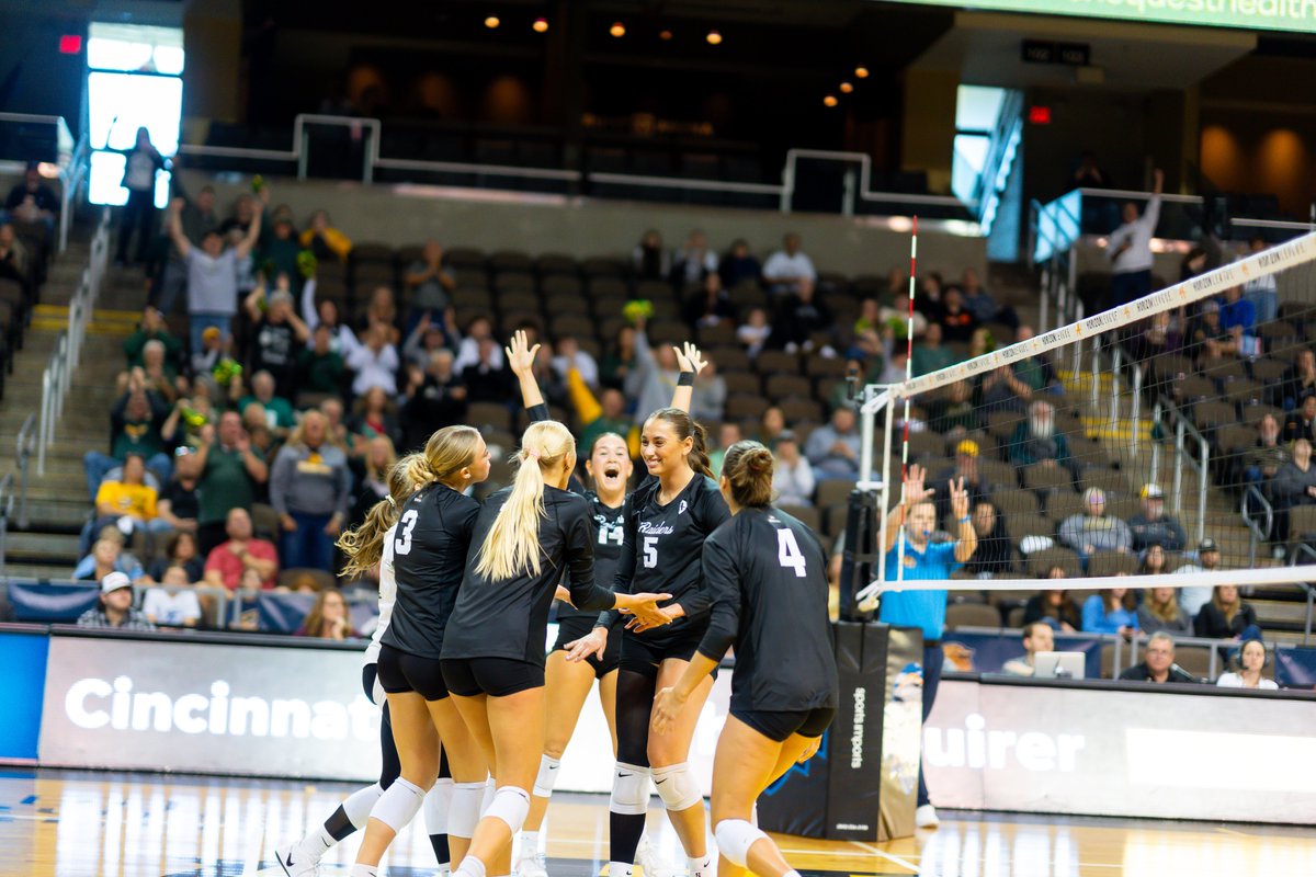 JRL_HL's tweet image. Congratulations to our 2025 @HorizonLeague #HLVB champions, @WSUVball! Terrific atmosphere for today&apos;s championship match at NKU!
#OurHorizon 🌇