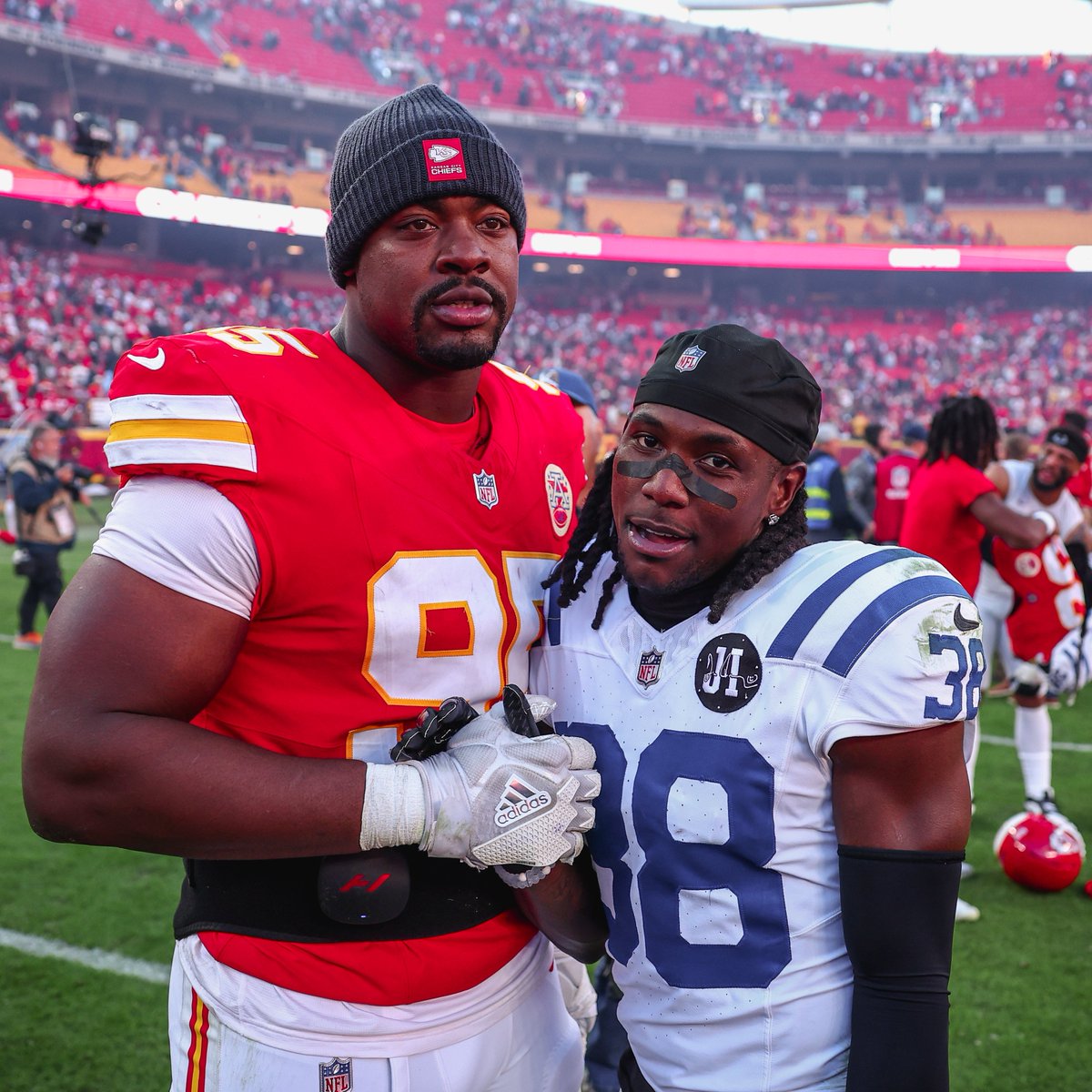 Chiefs's tweet image. Absolute thriller. Great game, @Colts 🤝