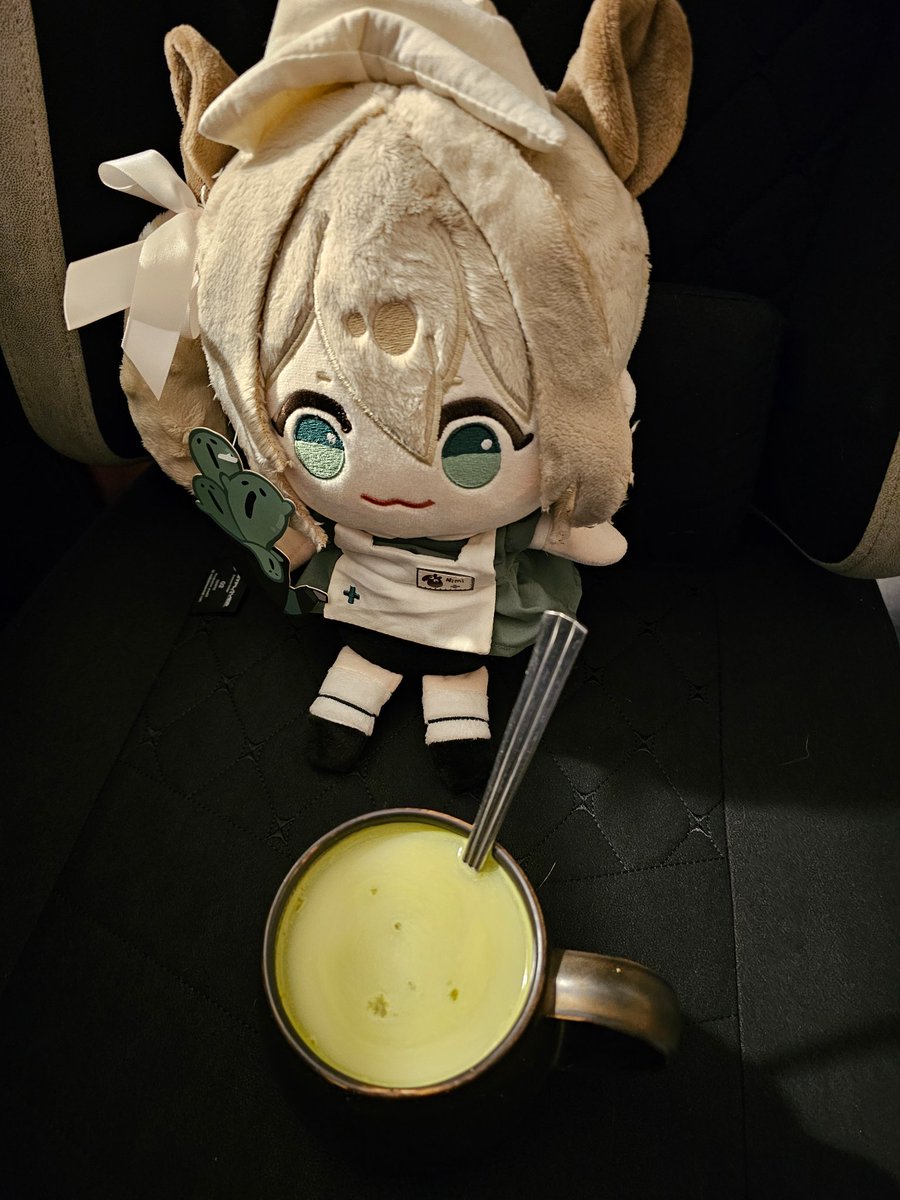 This tapir stole my new chair and my matcha latte wwyd 🤔
#nimi #niminightmare #nimemes