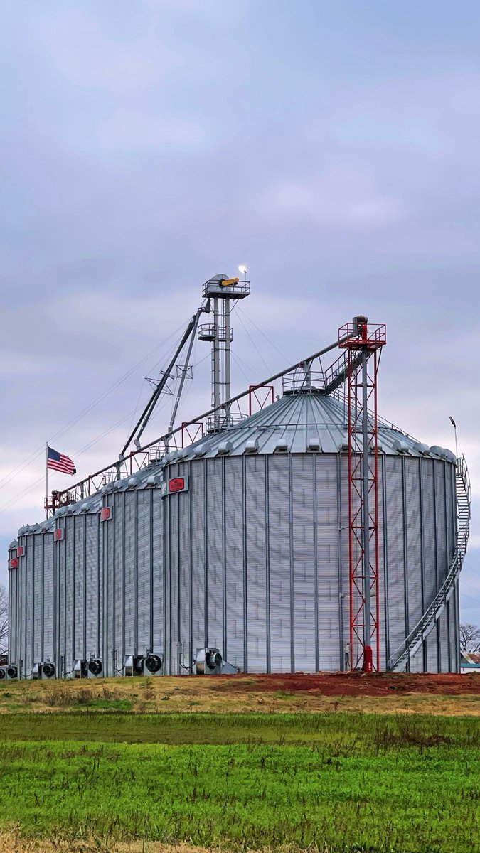 techroach98's tweet image. Grain silos in the countryside