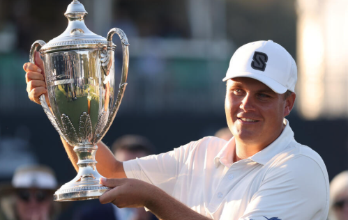 VC606's tweet image. Huge congrats to 27yo Finn, Sami Valimaki, winner of the #RSMClassic!!

✅#PGATour winner 🏆
✅Jumps to #40 in #OWGR 
✅Pretty much guaranteed to qualify for @TheMasters 
✅Officially a flying Finn legend🇫🇮