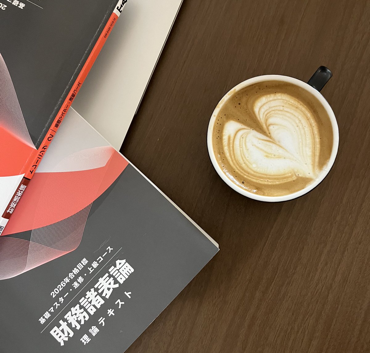 yokobdx's tweet image. きょうは寒いねー
なんとなくHusking Bee聴いてる
懐メロ
明日は財表実力テスト3！