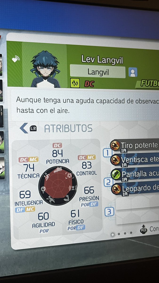 juliogr__'s tweet photo. Hablando de diseños, probablemente sea el unico jugador de equipo rival junto al portero del raimon y harper evidentemente, que me mola como para ficharlo, 0 carisma los equipos… https://t.co/MnpM2ULzun