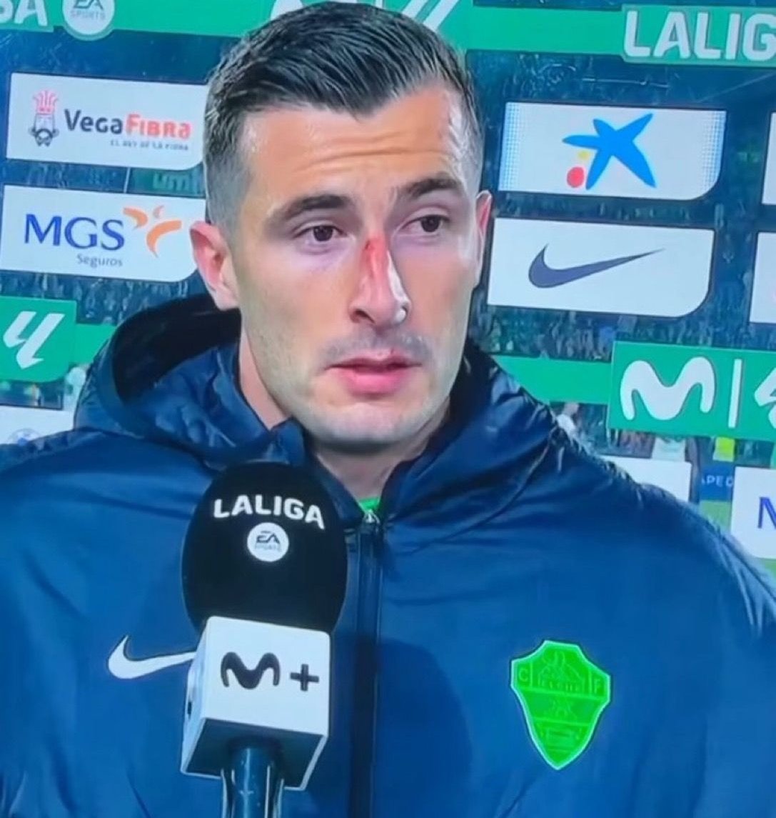 nadjib__fcb's tweet image. قبل ساعات فقط البغل بيريز كان يتهم برشلونة بالفساد وهو فريقه تعادل مع نادي اسمه إليتشي بهذه الفضائح