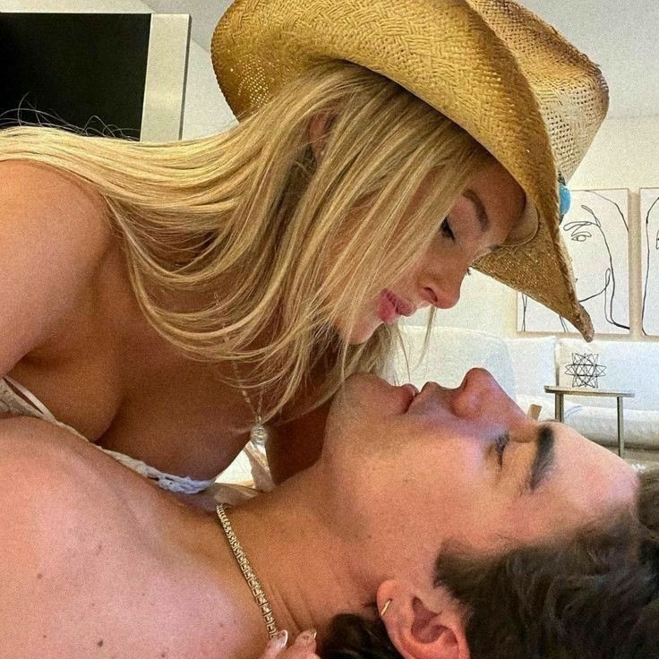 morlnlow's tweet image. 