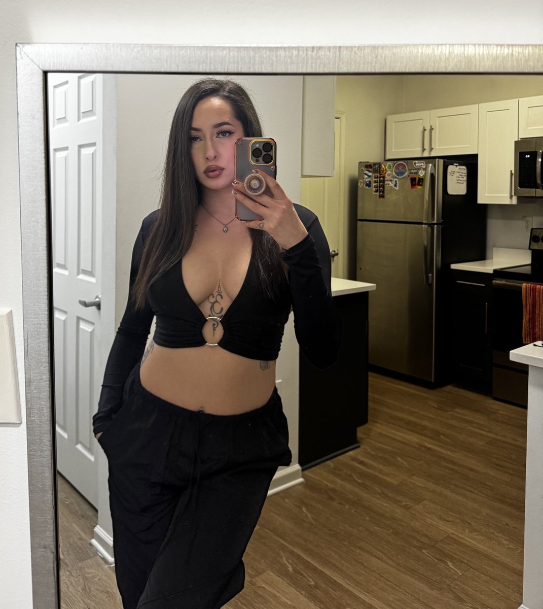 monikvvv's tweet photo. 🖤 https://t.co/ex4RjlxtMf