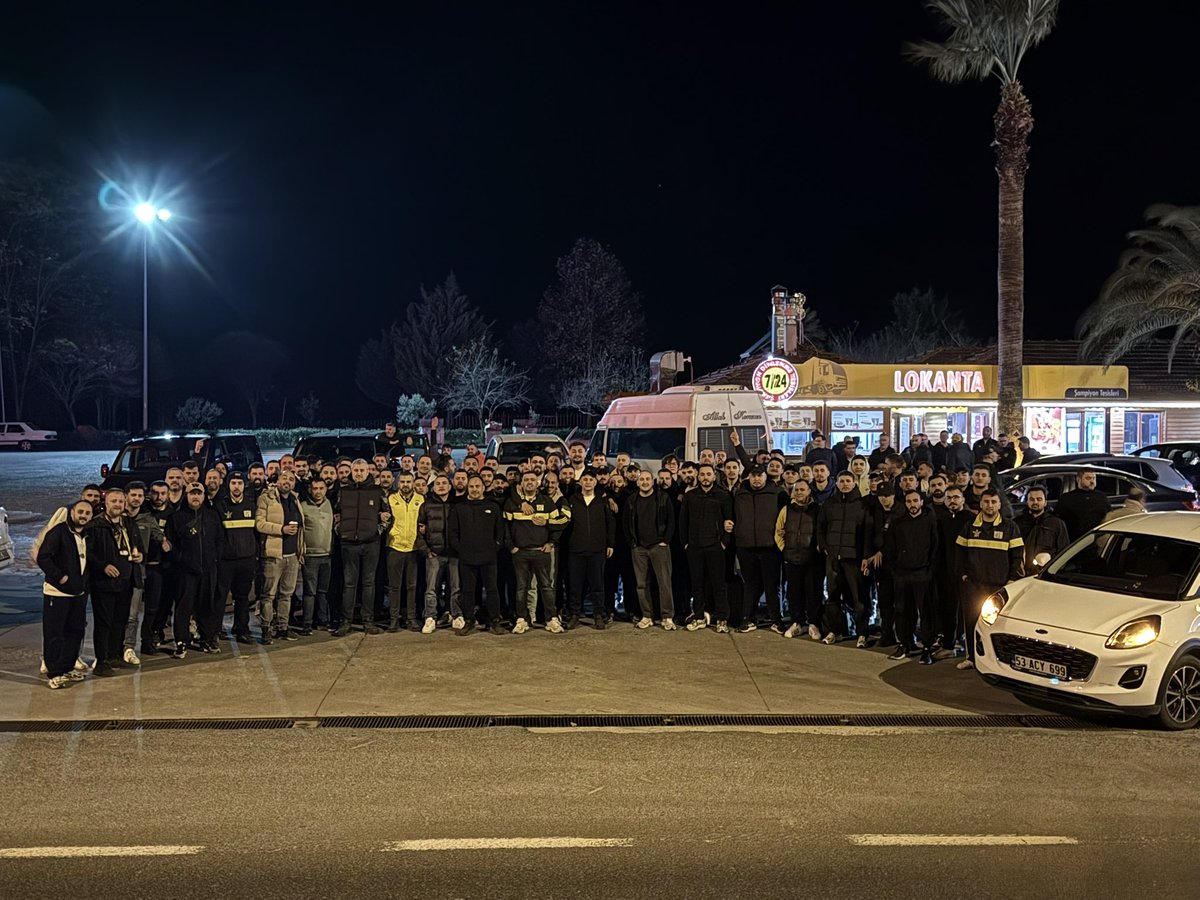 Fenerbahçe tribünü trabzon’da.